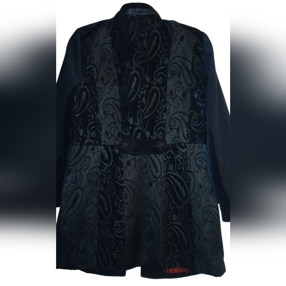 Elegant Black Women's Coat - Picture 5 of 5